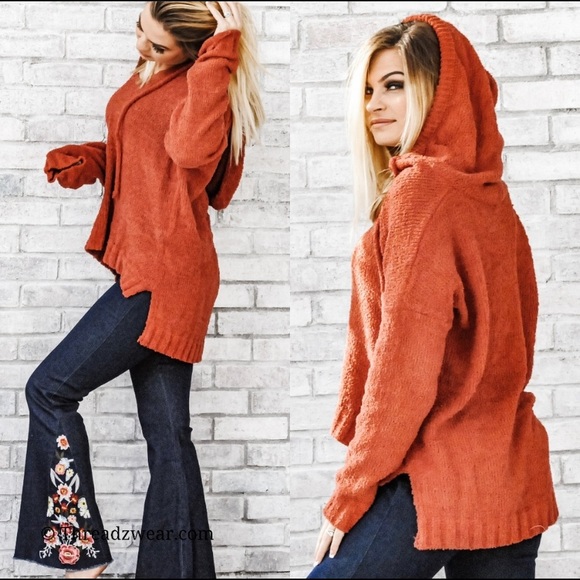 Light weight hooded sweater - Picture 2 of 5